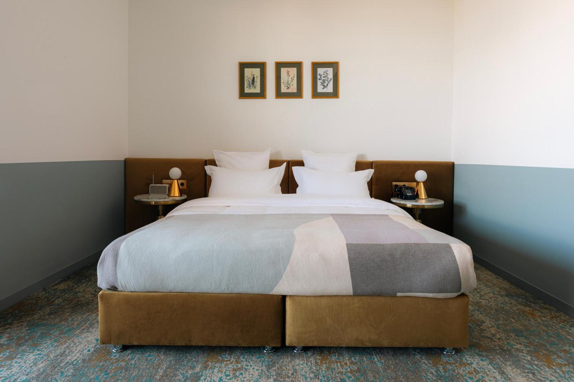 Castor & Pollux Hotel Tbilissi Extérieur photo
