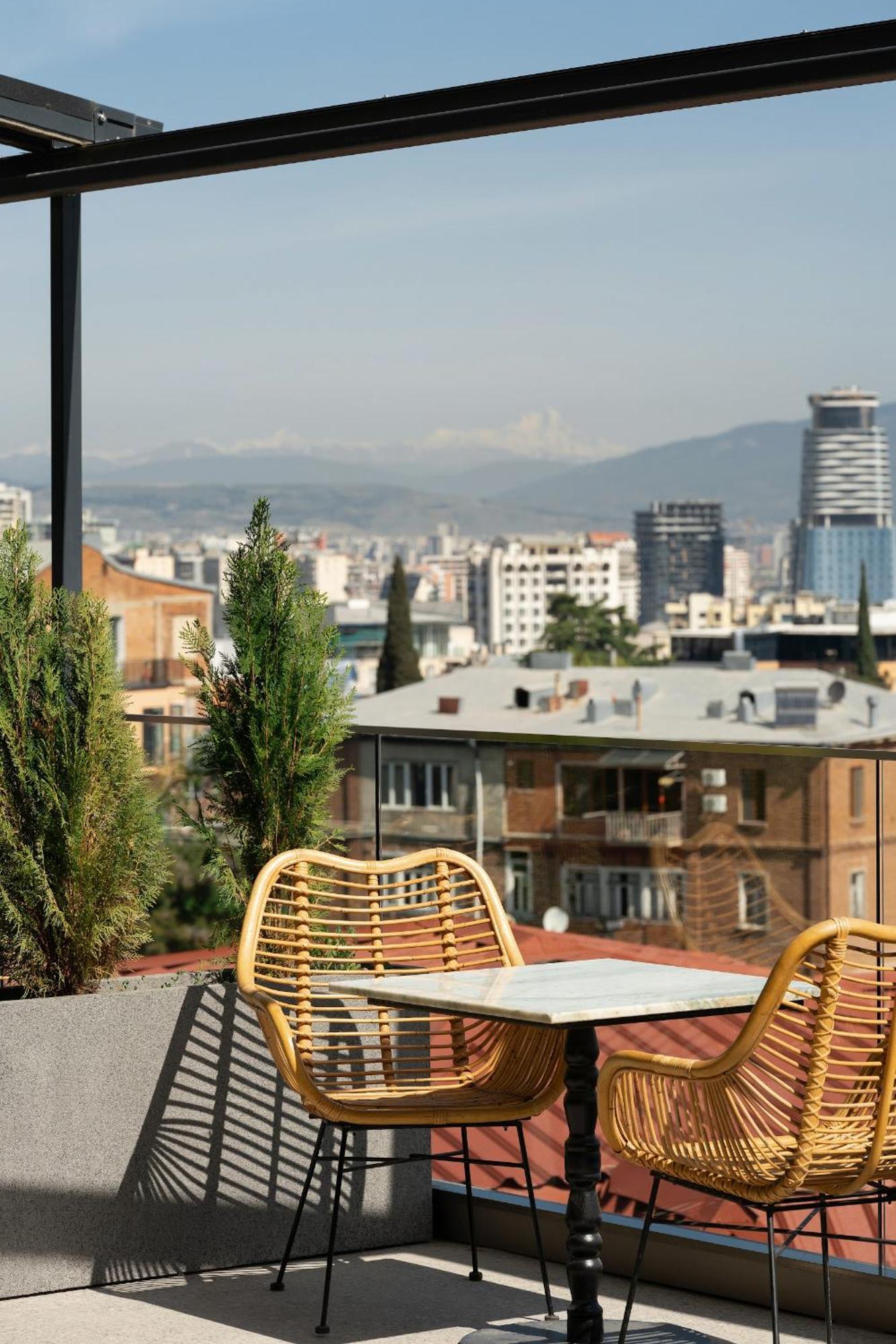 Castor & Pollux Hotel Tbilissi Extérieur photo