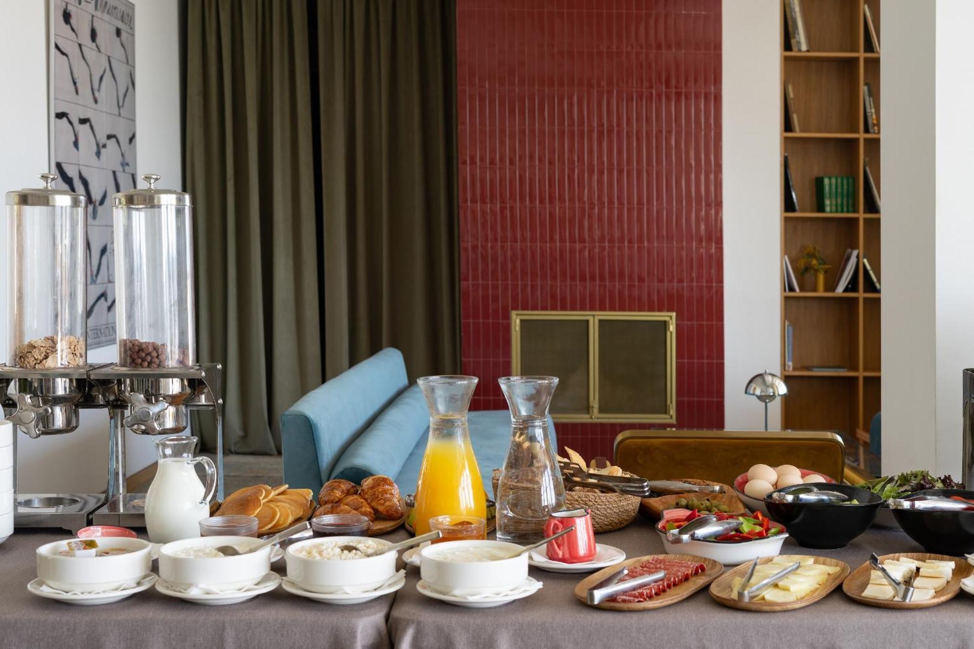 Castor & Pollux Hotel Tbilissi Extérieur photo